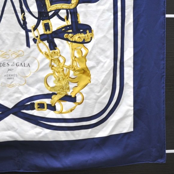 Authentic HERMES Carre 90 Scarf "BRIDES de GALA" Silk Navy Blue White - Picture 6 of 12